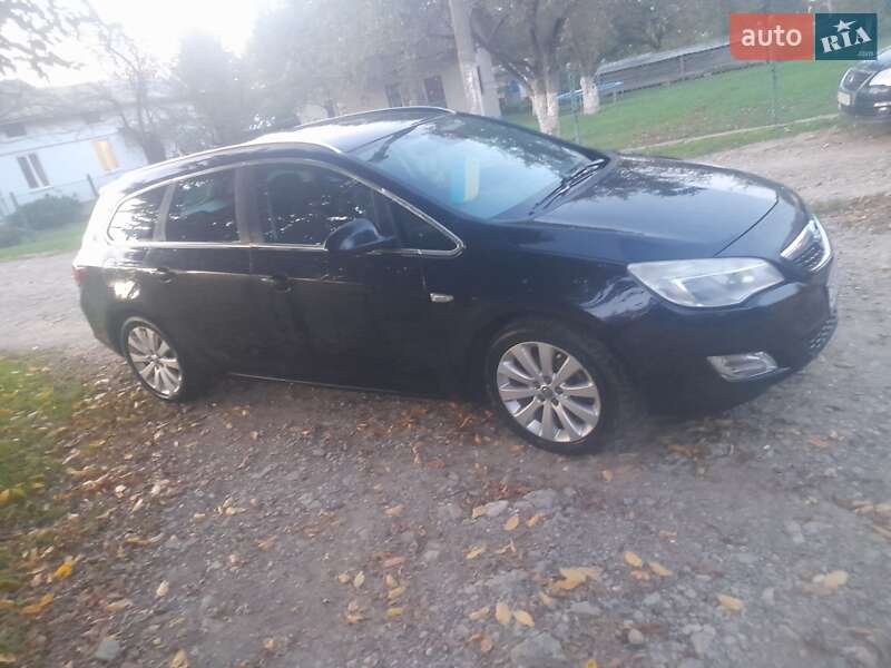 Opel Astra 2011