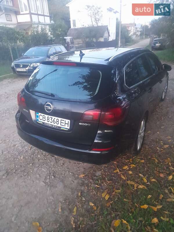 Opel Astra 2011