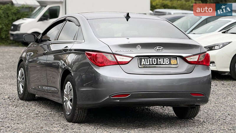 Hyundai Sonata 2011