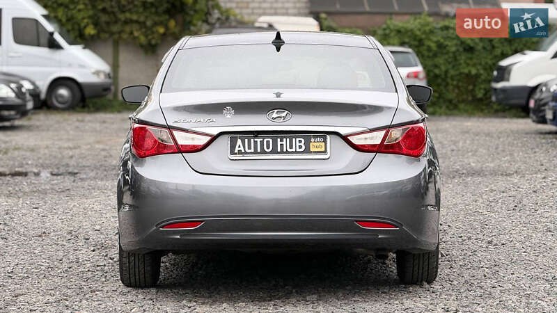 Hyundai Sonata 2011