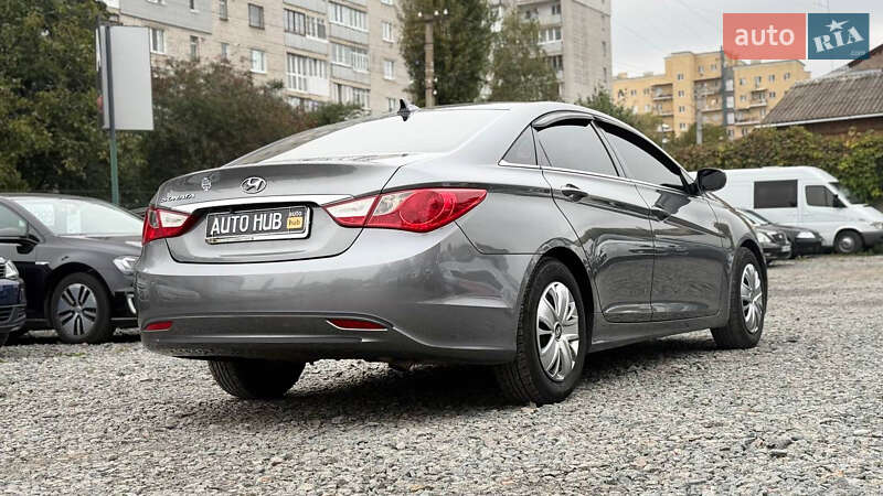 Hyundai Sonata 2011
