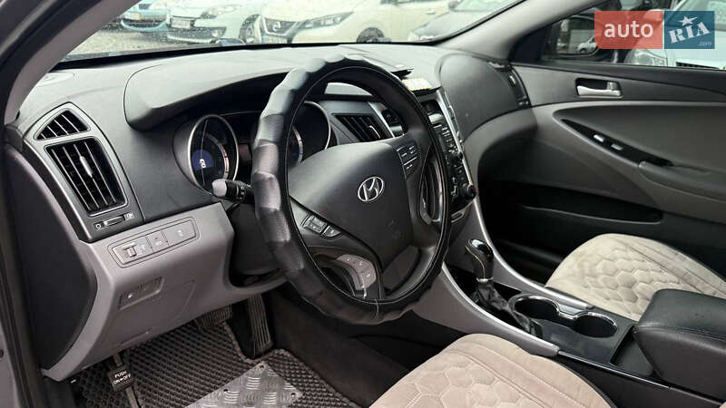 Hyundai Sonata 2011