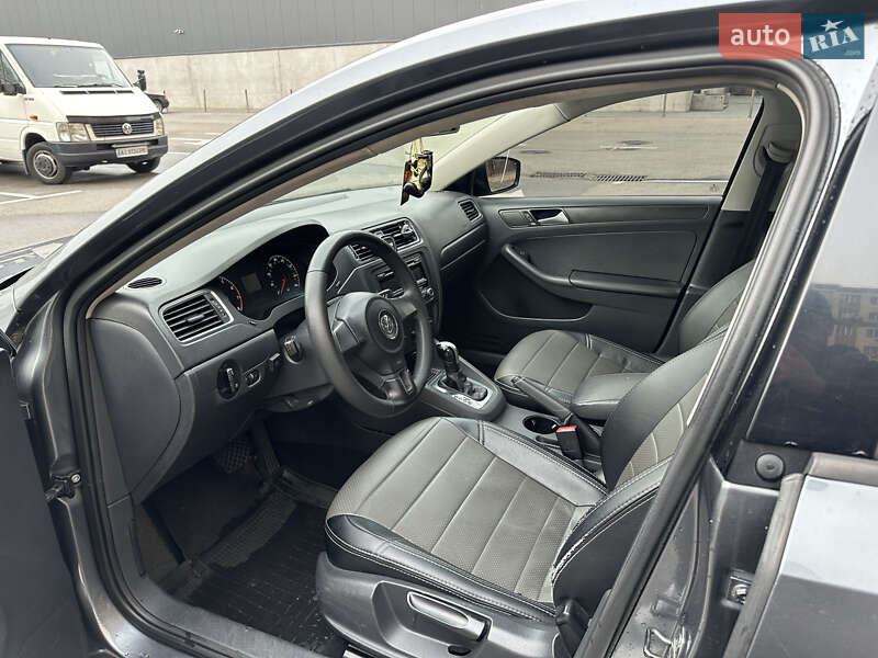 Volkswagen Jetta 2014