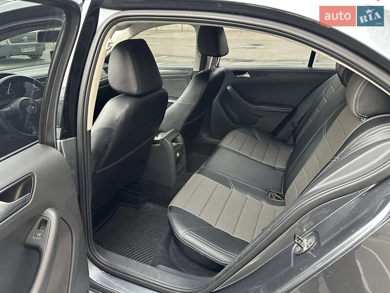 Volkswagen Jetta 2014