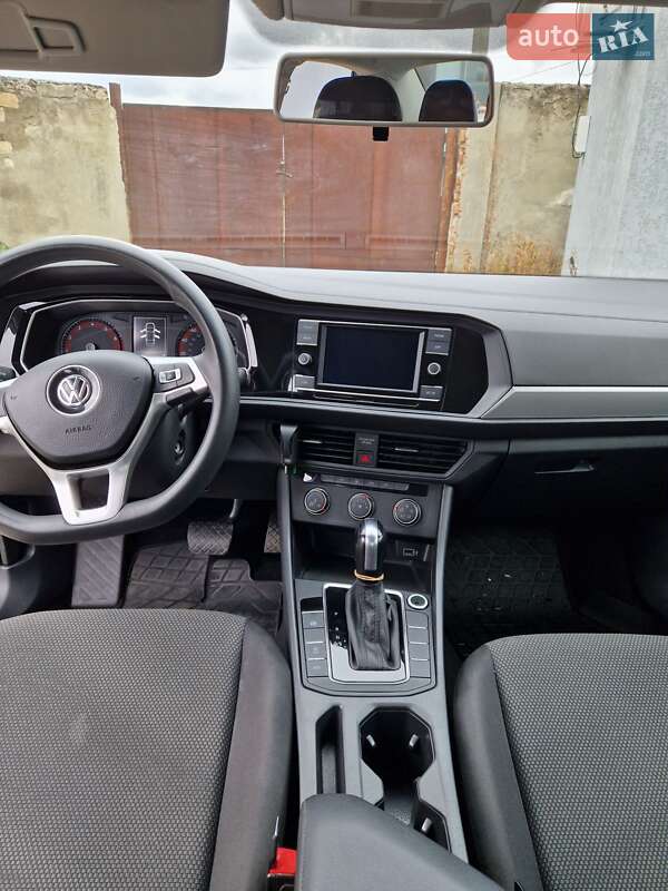 Volkswagen Jetta 2019