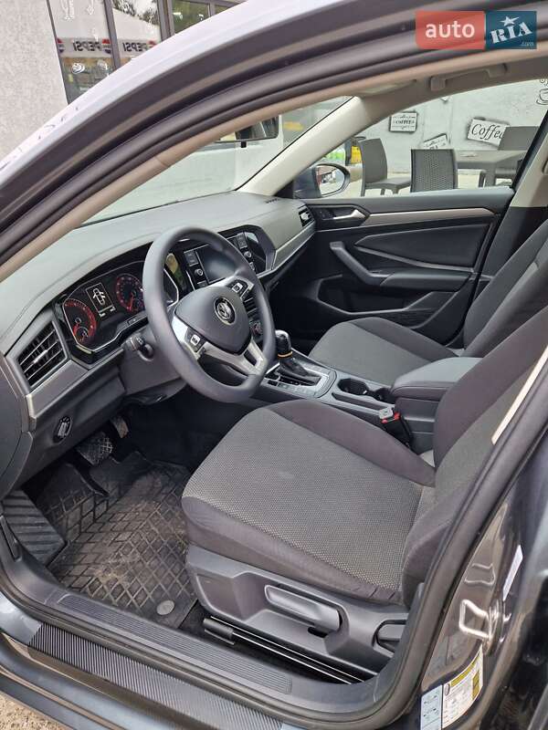 Volkswagen Jetta 2019