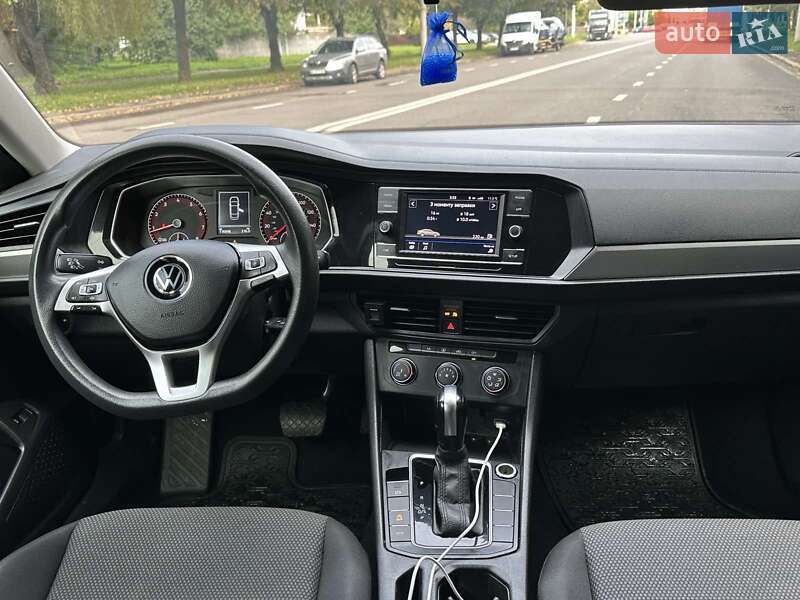 Volkswagen Jetta 2019