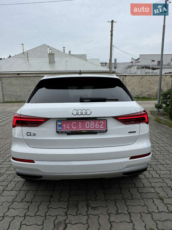 Audi Q3 2021