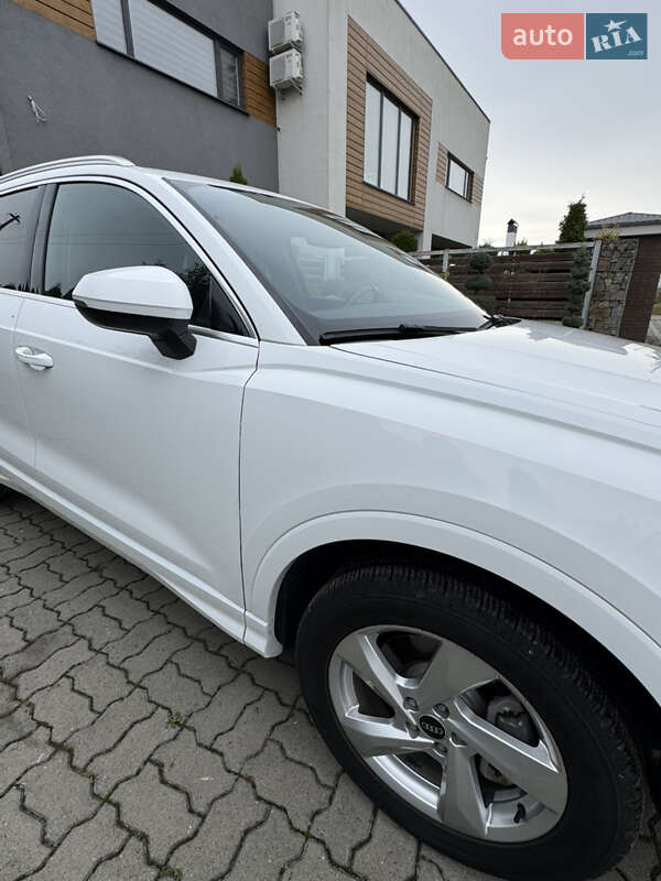 Audi Q3 2021