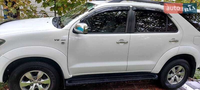 Toyota Fortuner 2008