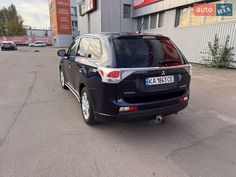 Mitsubishi Outlander 2014
