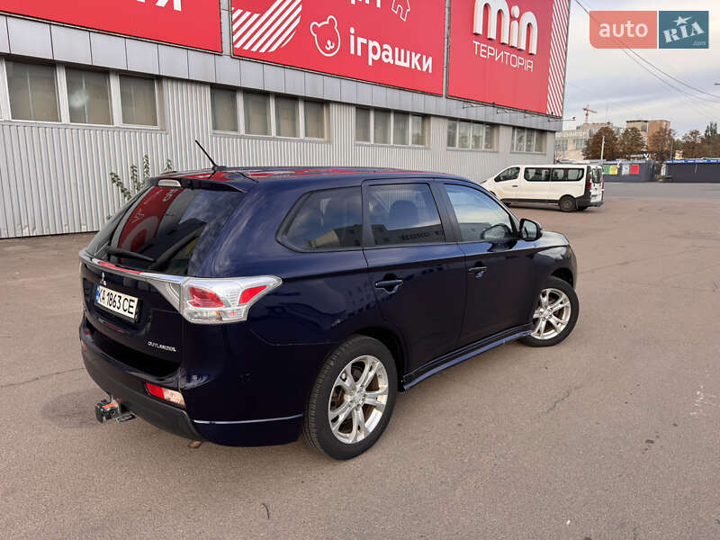 Mitsubishi Outlander 2014