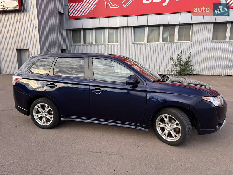 Mitsubishi Outlander 2014