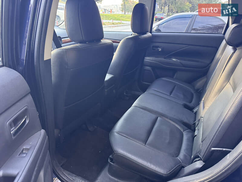 Mitsubishi Outlander 2014