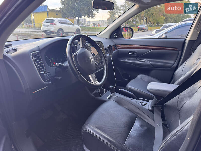 Mitsubishi Outlander 2014