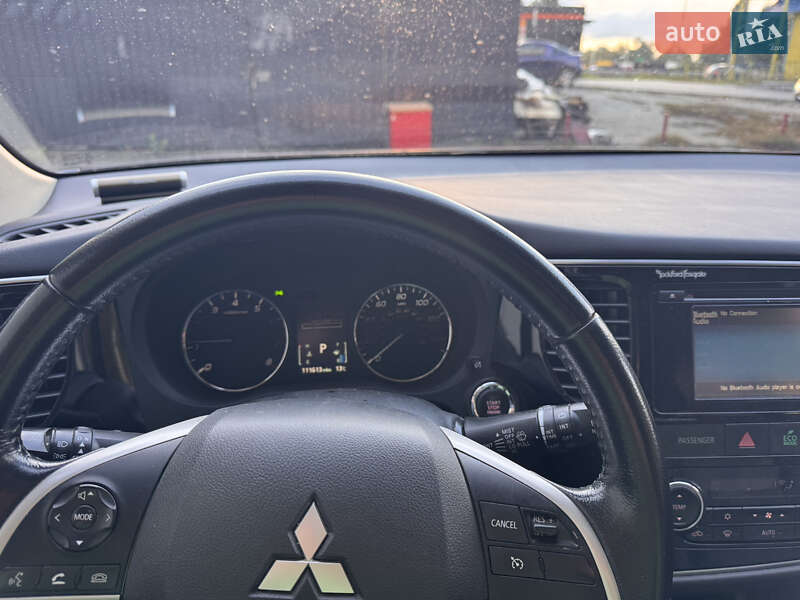 Mitsubishi Outlander 2014