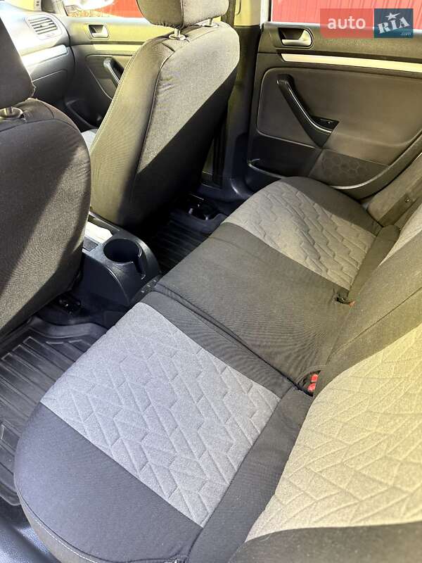 Volkswagen Golf 2011