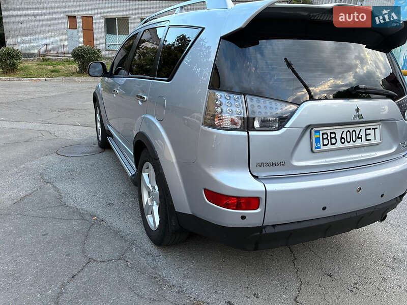 Mitsubishi Outlander 2008