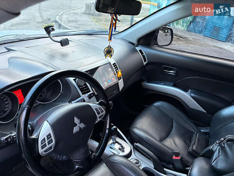 Mitsubishi Outlander 2008