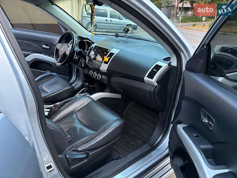 Mitsubishi Outlander 2008