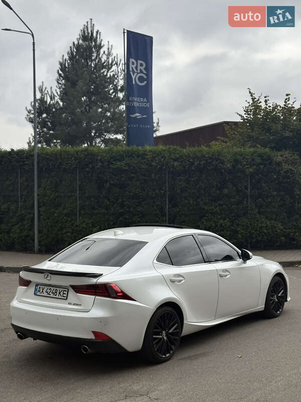 Lexus IS 2016