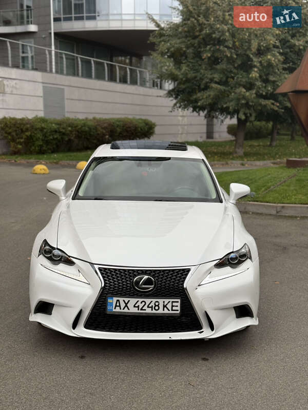 Lexus IS 2016