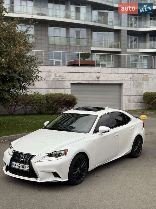 Lexus IS 2016