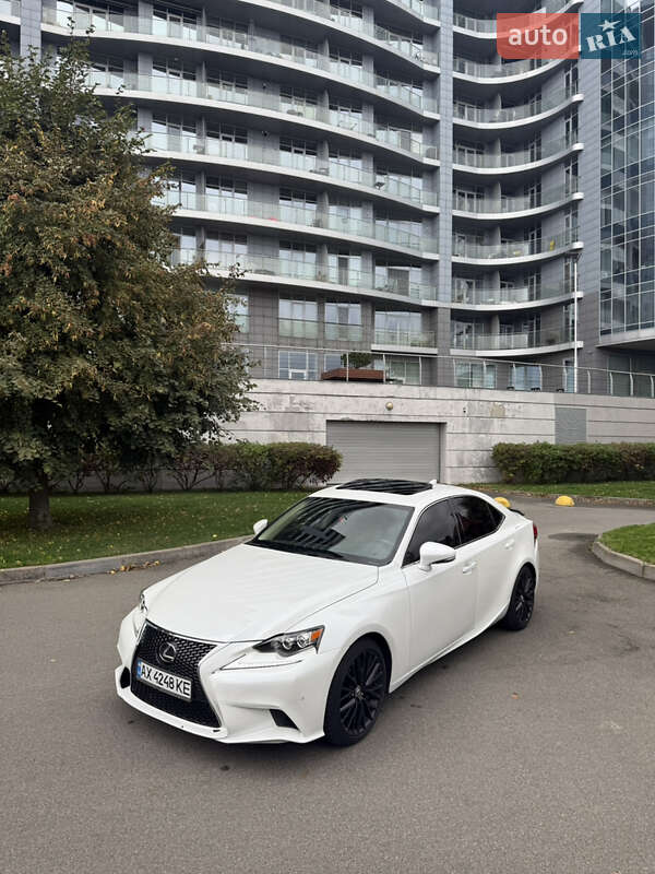 Lexus IS 2016
