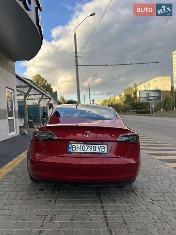 Tesla Model 3 2022