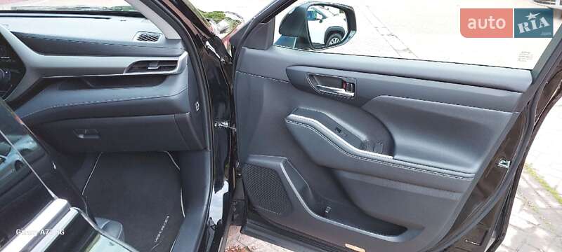 Toyota Highlander 2021