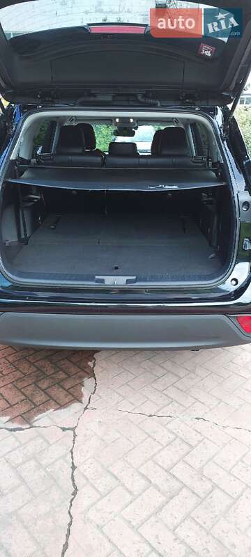 Toyota Highlander 2021