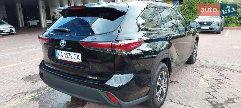 Toyota Highlander 2021