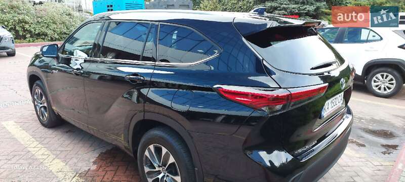 Toyota Highlander 2021