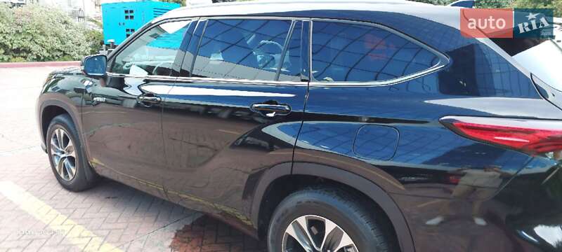 Toyota Highlander 2021