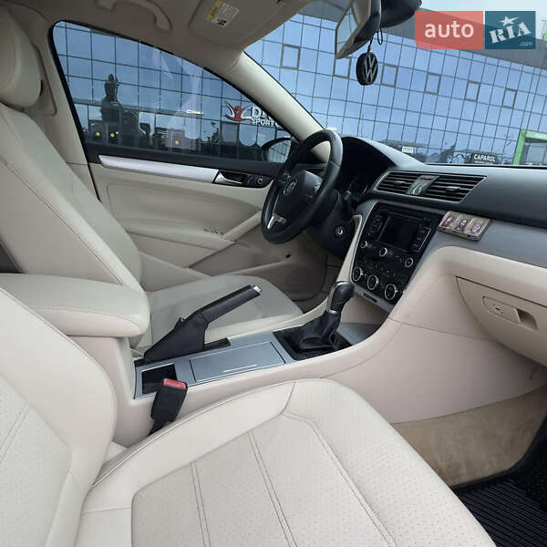 Volkswagen Passat 2011