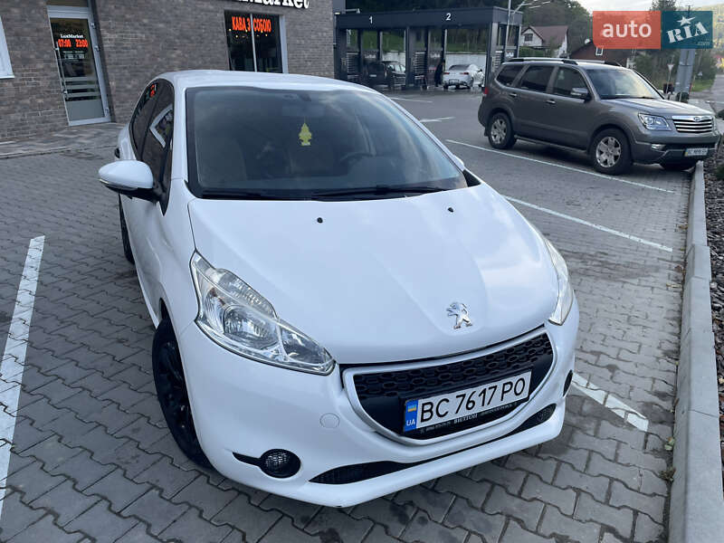 Peugeot 208 2013