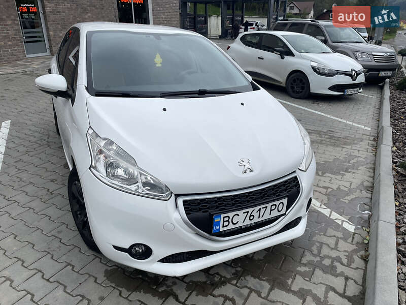 Peugeot 208 2013