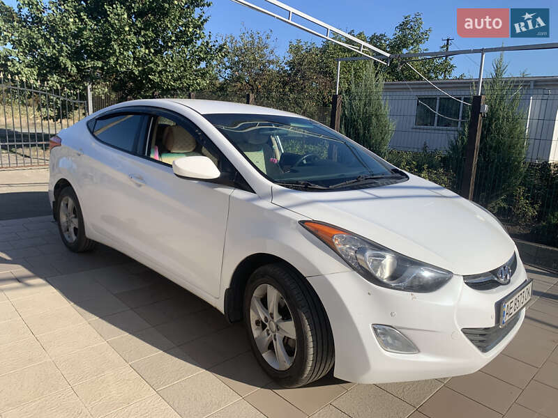 Hyundai Elantra 2013