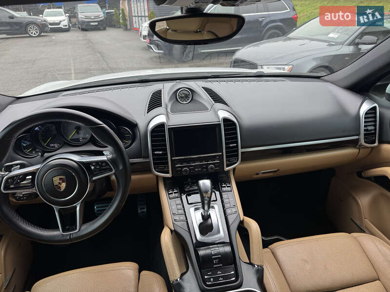 Porsche Cayenne 2015