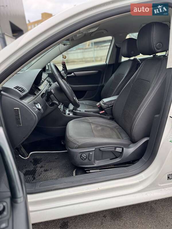 Volkswagen Passat 2012