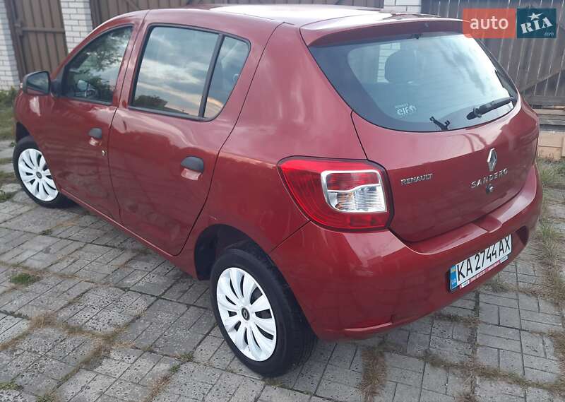 Renault Sandero 2014