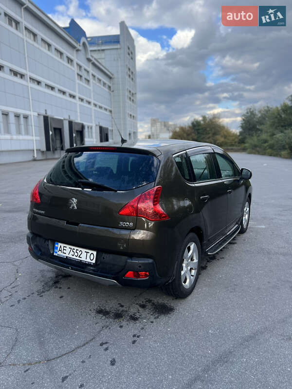 Peugeot 3008 2011