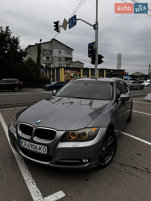 BMW 3 Series 2011