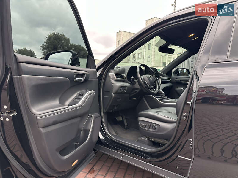 Toyota Highlander 2020