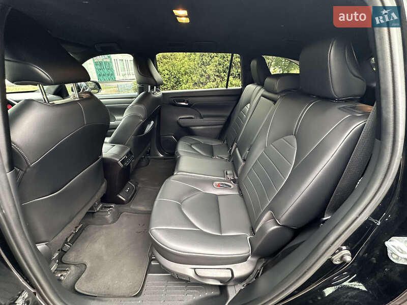 Toyota Highlander 2020