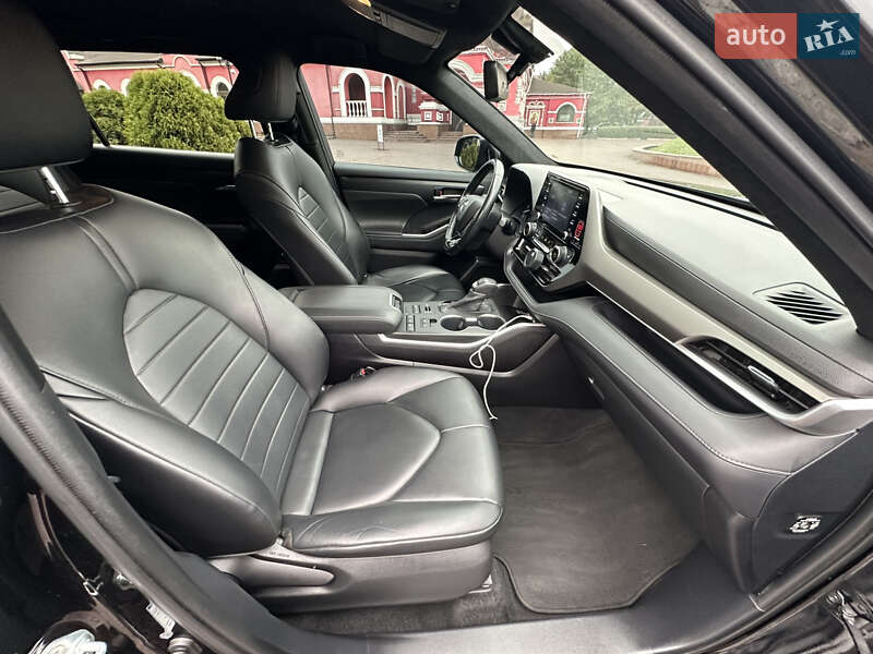 Toyota Highlander 2020