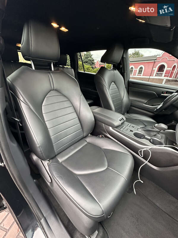 Toyota Highlander 2020