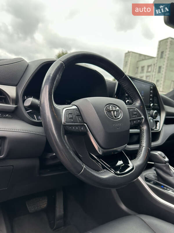 Toyota Highlander 2020