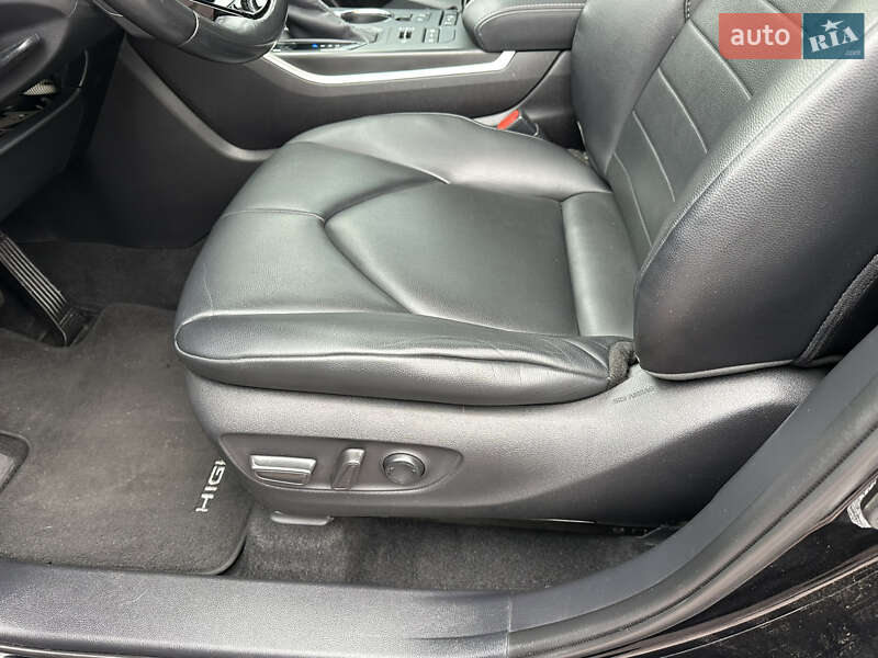 Toyota Highlander 2020