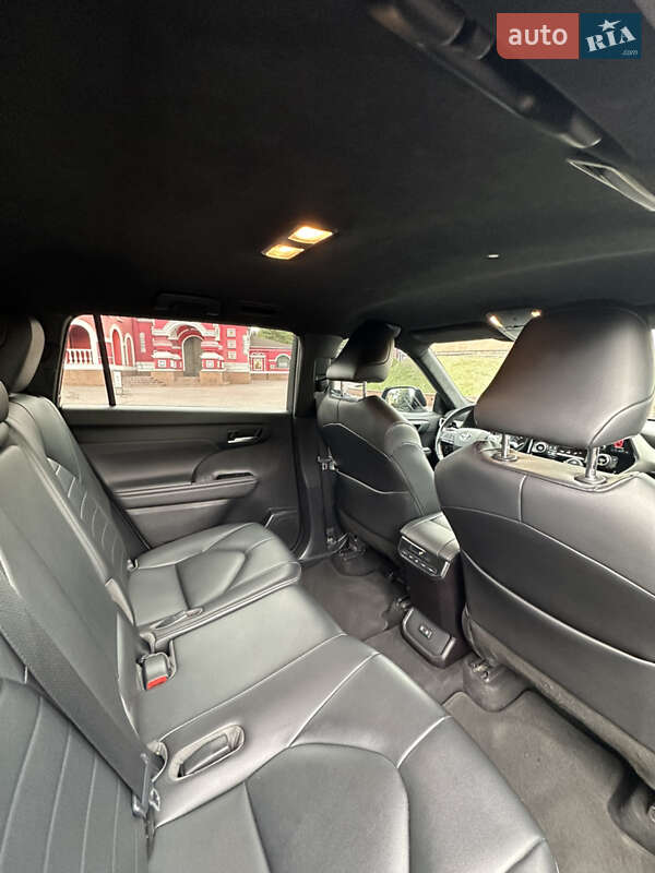 Toyota Highlander 2020